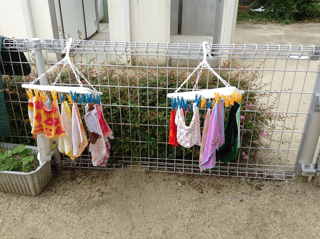 松井ヶ丘保育園すずらん組の洗濯ごっこ7